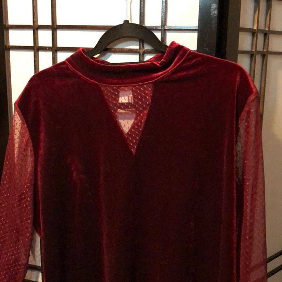 Liquid by Sioni Velour & Lace Top - Picture 5 of 5